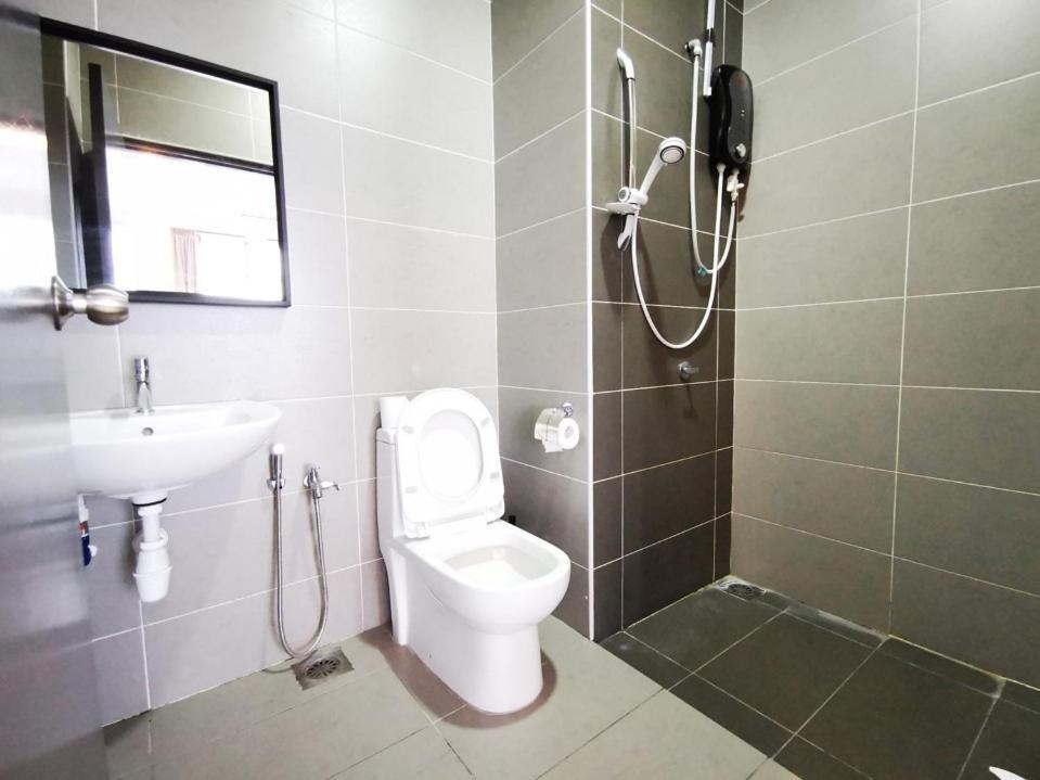 Austin 18 Ikea - Aeon Apartment Johor Bahru Luaran gambar